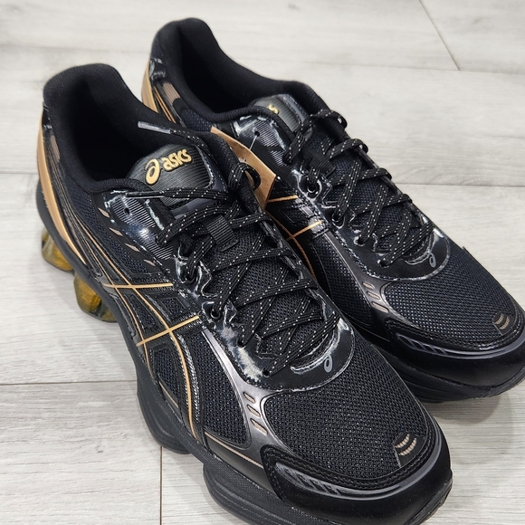 ASICS Men\'s Black and Gold Running Shoes main image 9